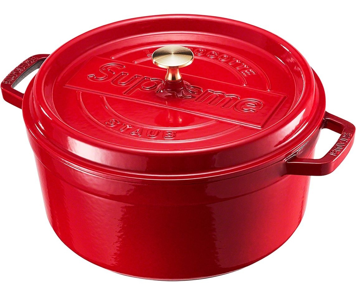 Supreme®/STAUB Round 5.5 Qt. Cocotte view 5
